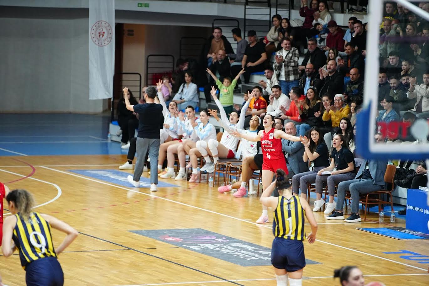 Turgutlu Kadın Basketboldan başarı: Yalova'yı mağlup etti!