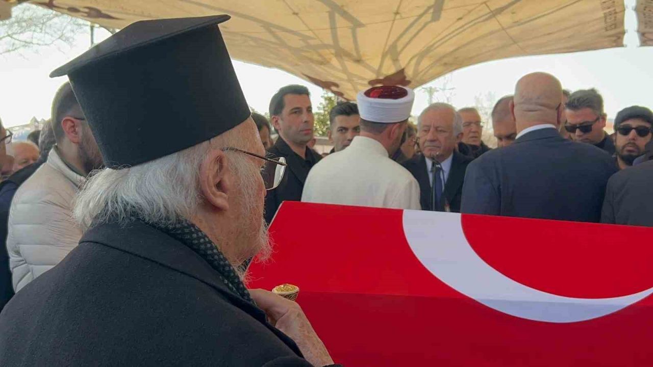 Usta tarihçi Ortaylı son yolculuğuna uğurlandı