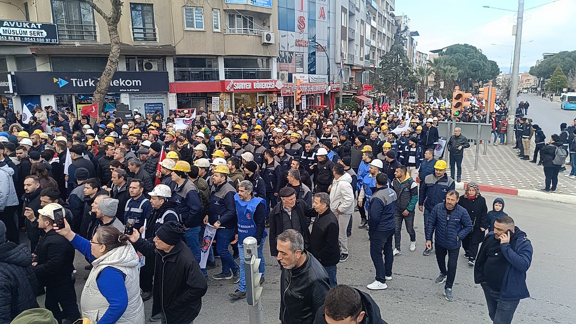 Soma’da Madenciler Maaş Eyleminde: “Sadaka Değil, Hakkımızı İstiyoruz”