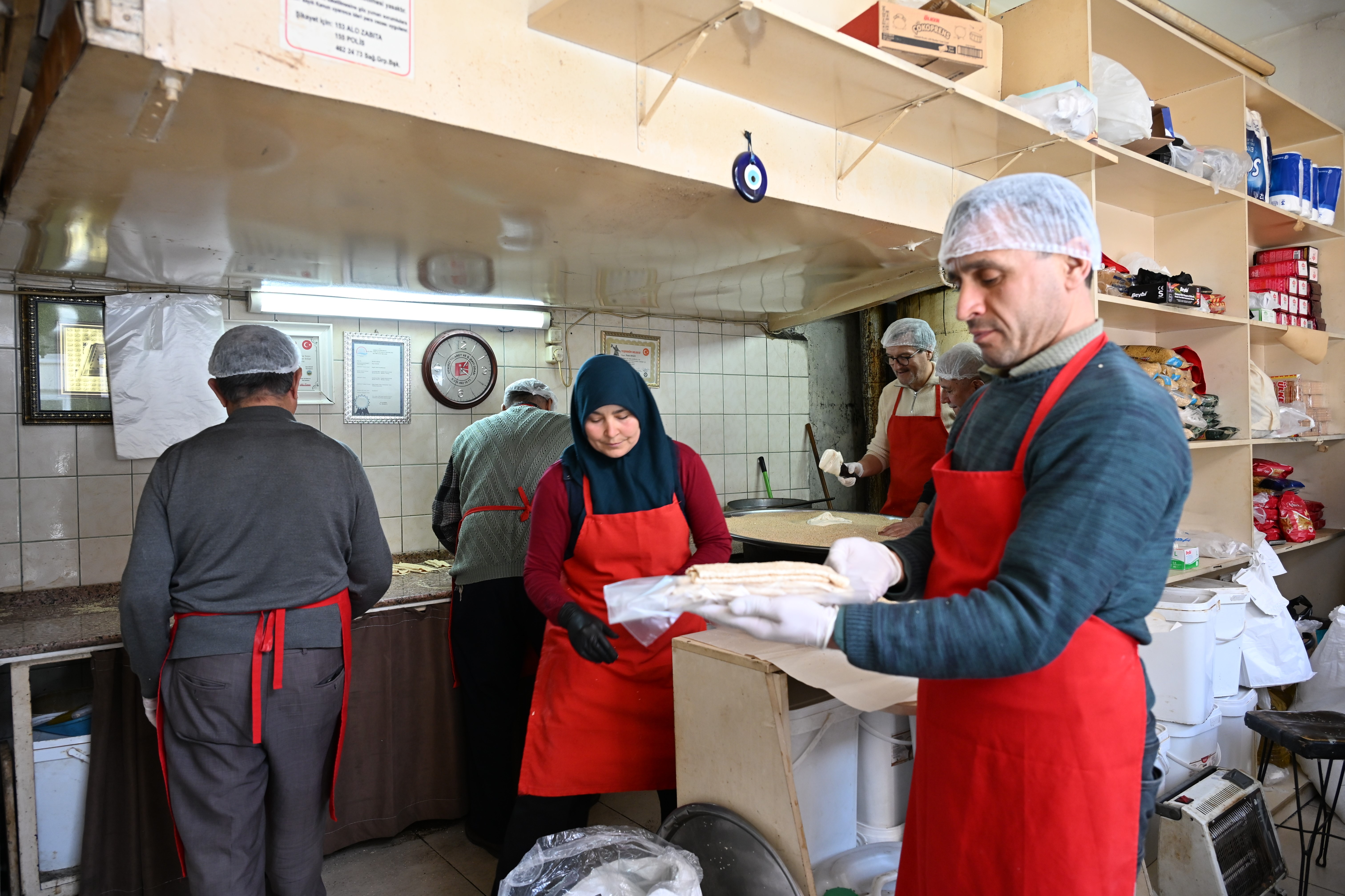 Manisa'nın 75 Yıllık Ramazan Geleneği: “Bitli Helva”