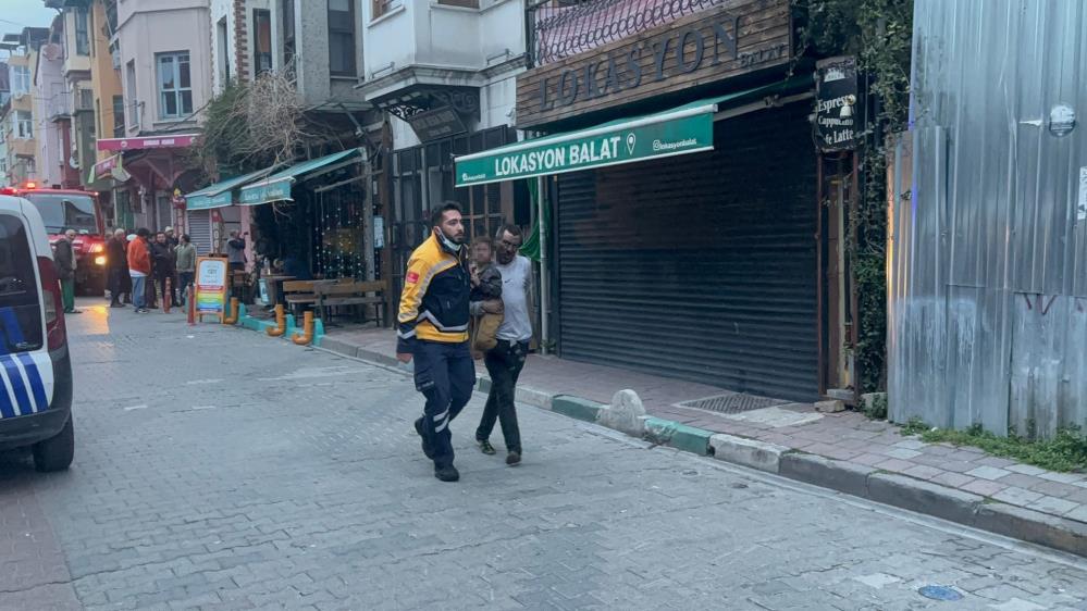3 katlı binada yangın çıktı: 1 ölü 5 yaralı!