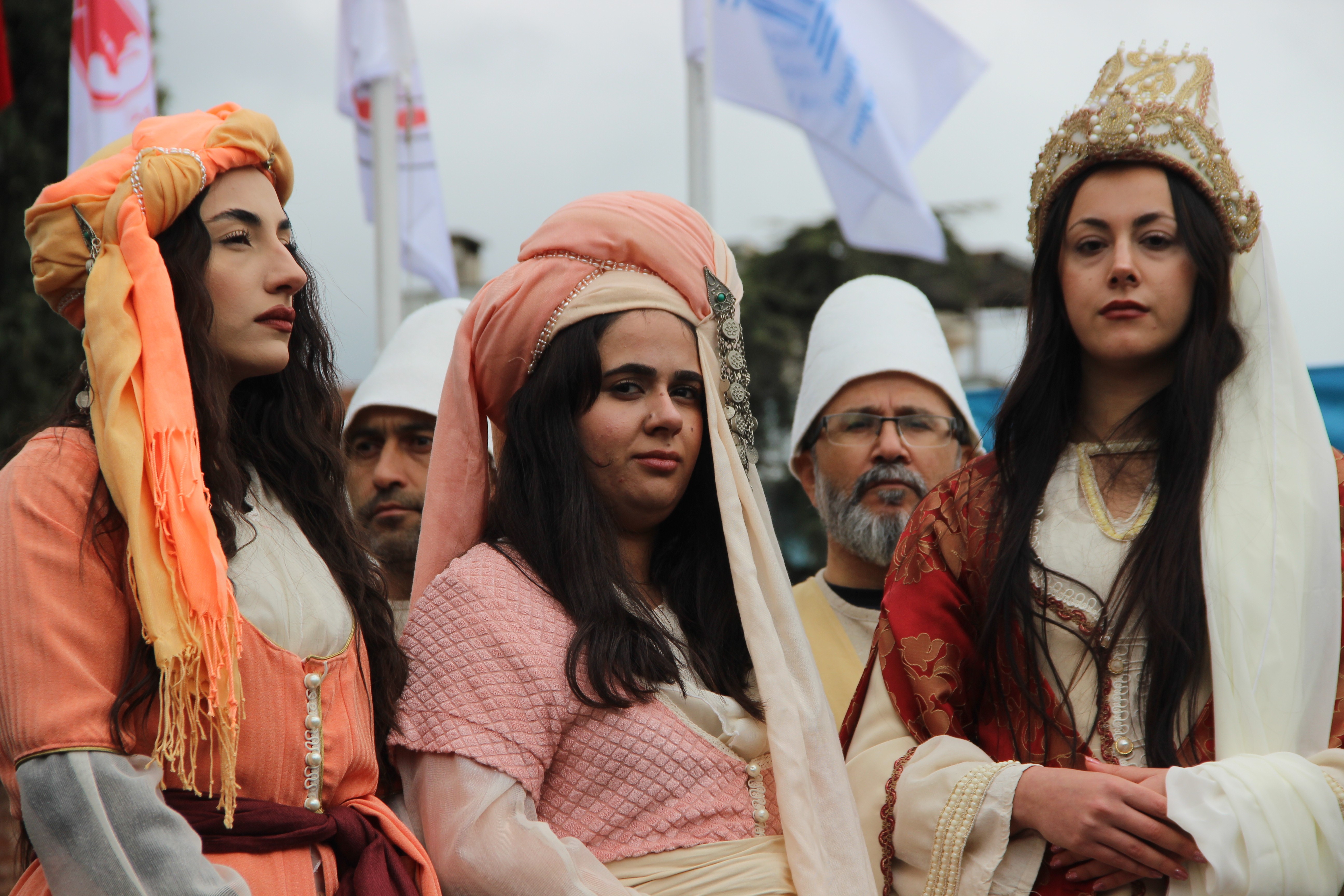 Mesir Macunundan alabilmek için kazanın içine girdiler