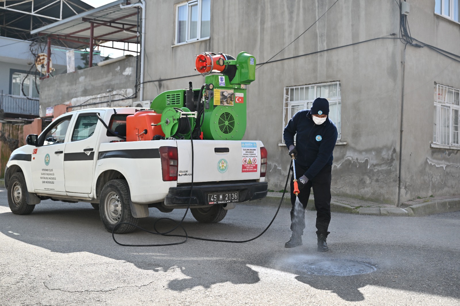 Durgun sulara dikkat! Manisa'da ilaçlama çalışmaları sürüyor