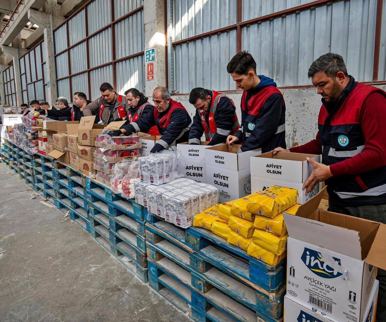 Manisa Büyükşehir’den 22 Bin Ailenin Ramazan Sofrasına Destek