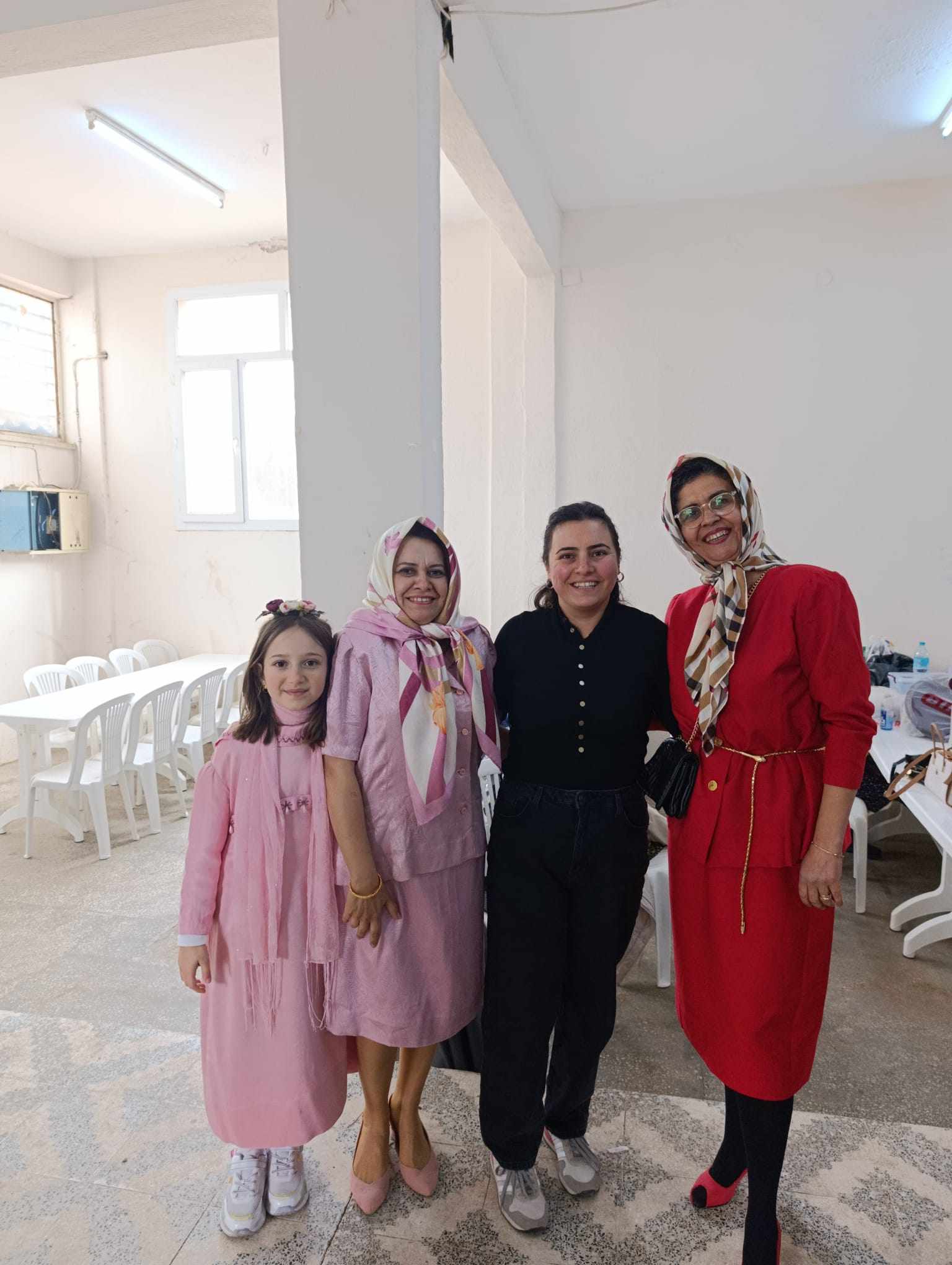 Gökkayalı kadınlardan örnek davranış: Defile geliriyle Atatürk büstü yenilenecek