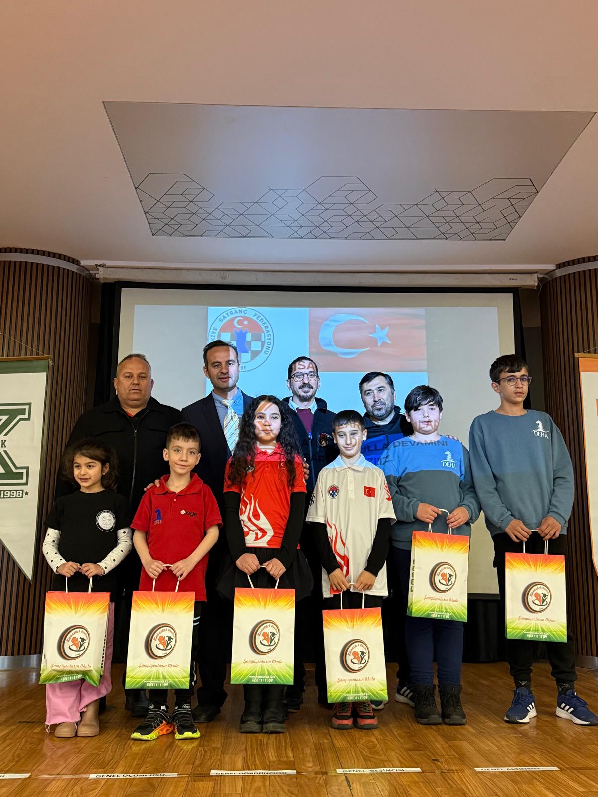 Turgutlu'da Satranç Turnuvası Tamamlandı, Ödüller Sahiplerini Buldu