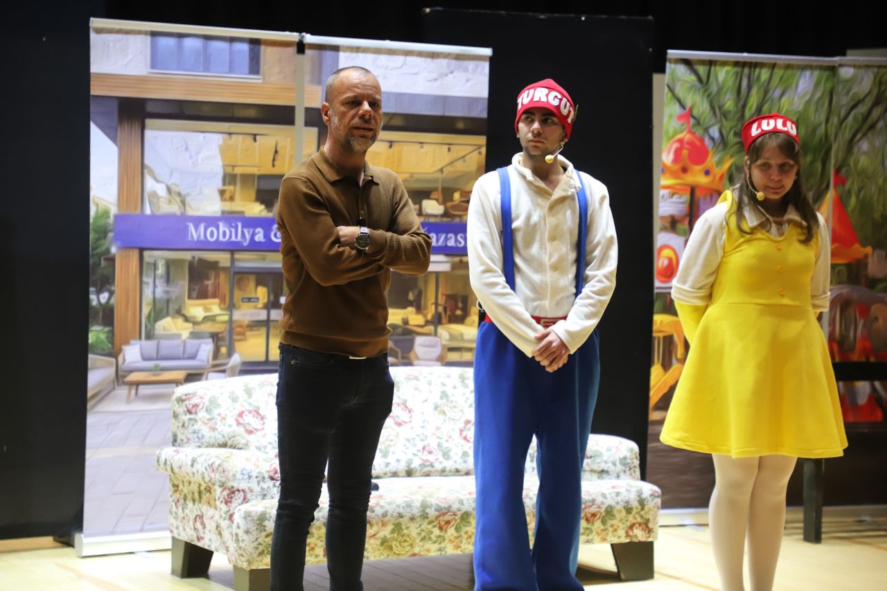 “Turgut ve Lulu” İlk Kez Sahne Aldı
