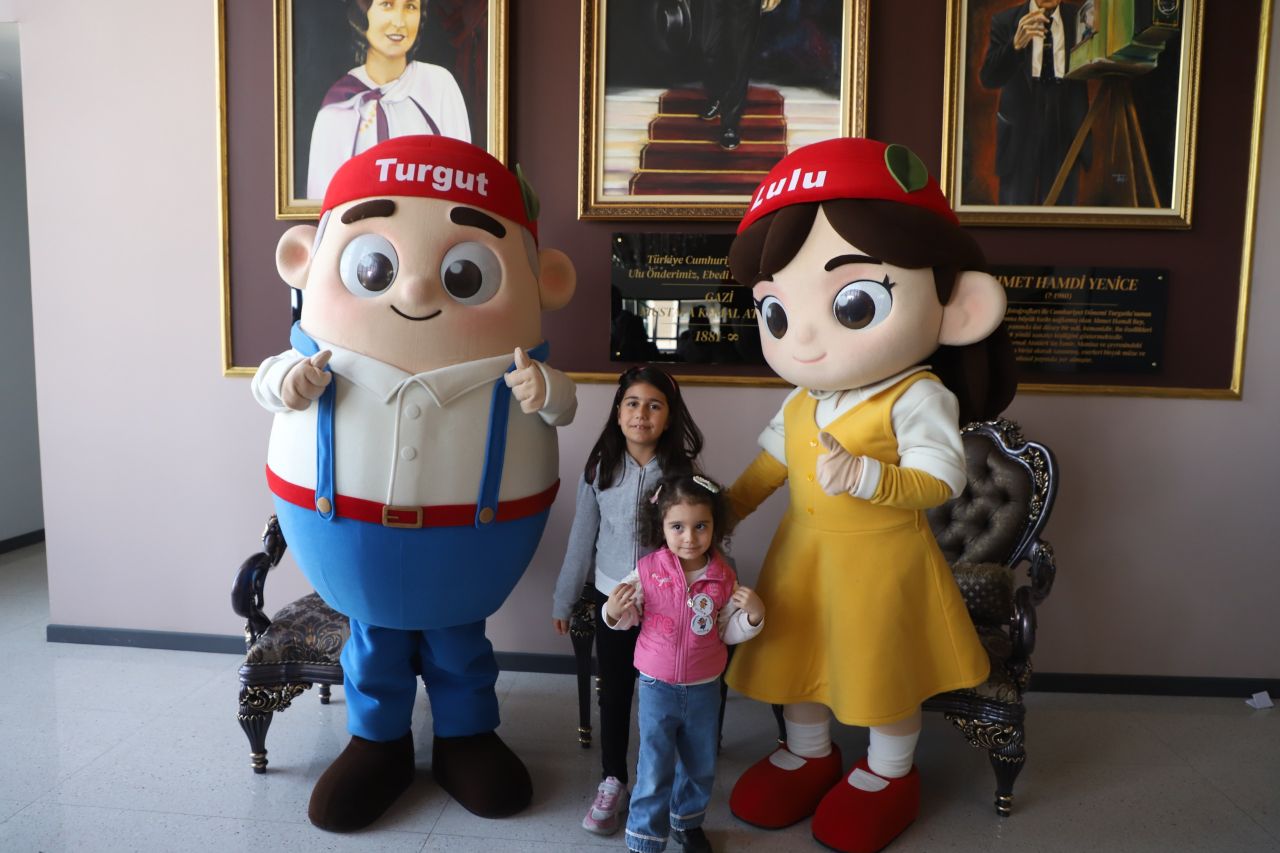 “Turgut ve Lulu” İlk Kez Sahne Aldı