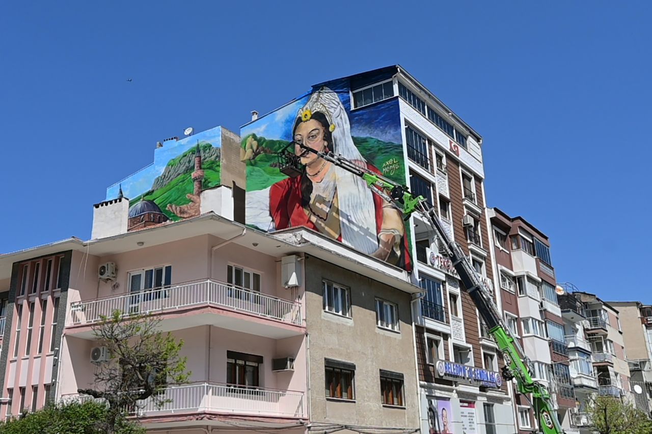 Manisa'da Mesir Macunu Festivali kapsamında duvarlar renklendi