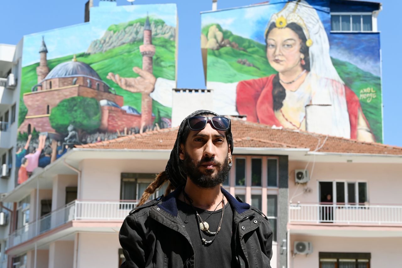 Manisa'da Mesir Macunu Festivali kapsamında duvarlar renklendi