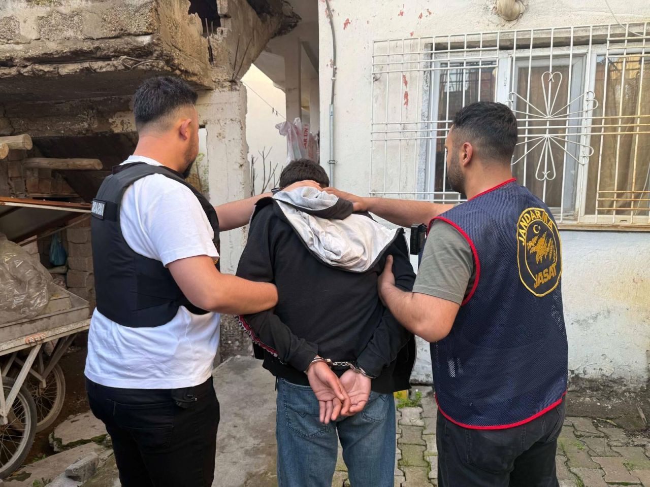MİT'ten siber suç şebekesine operasyon