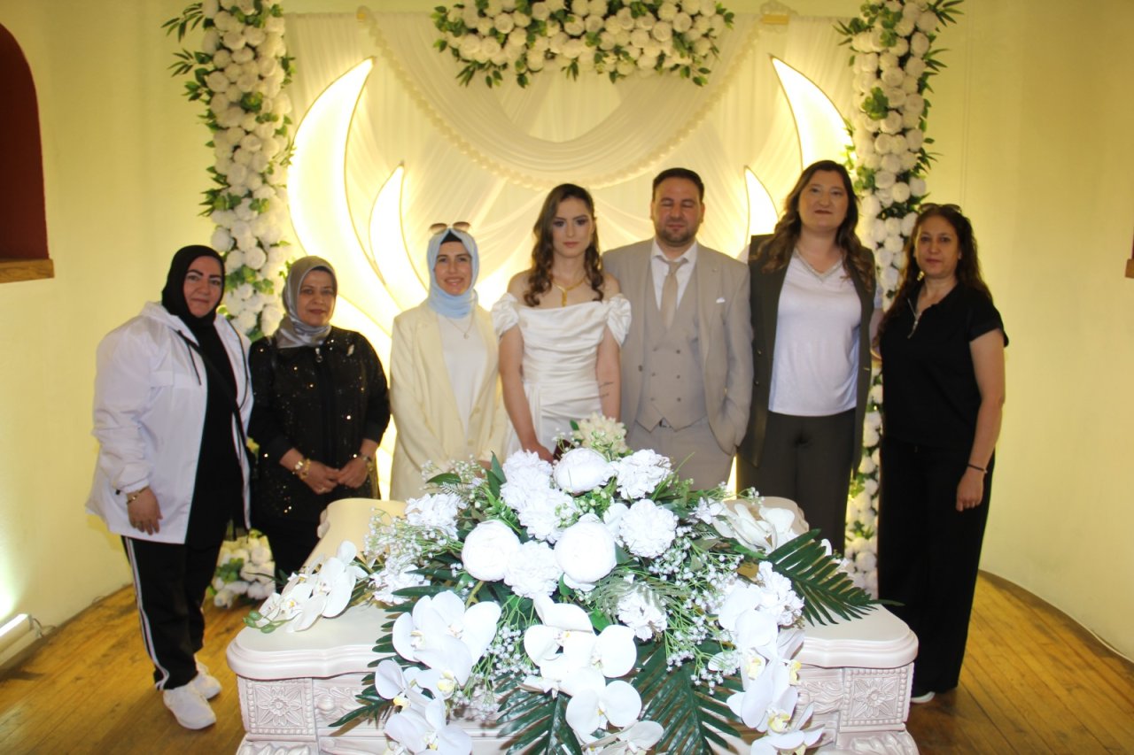 Gökten Ailesinin Mutlu Günü
