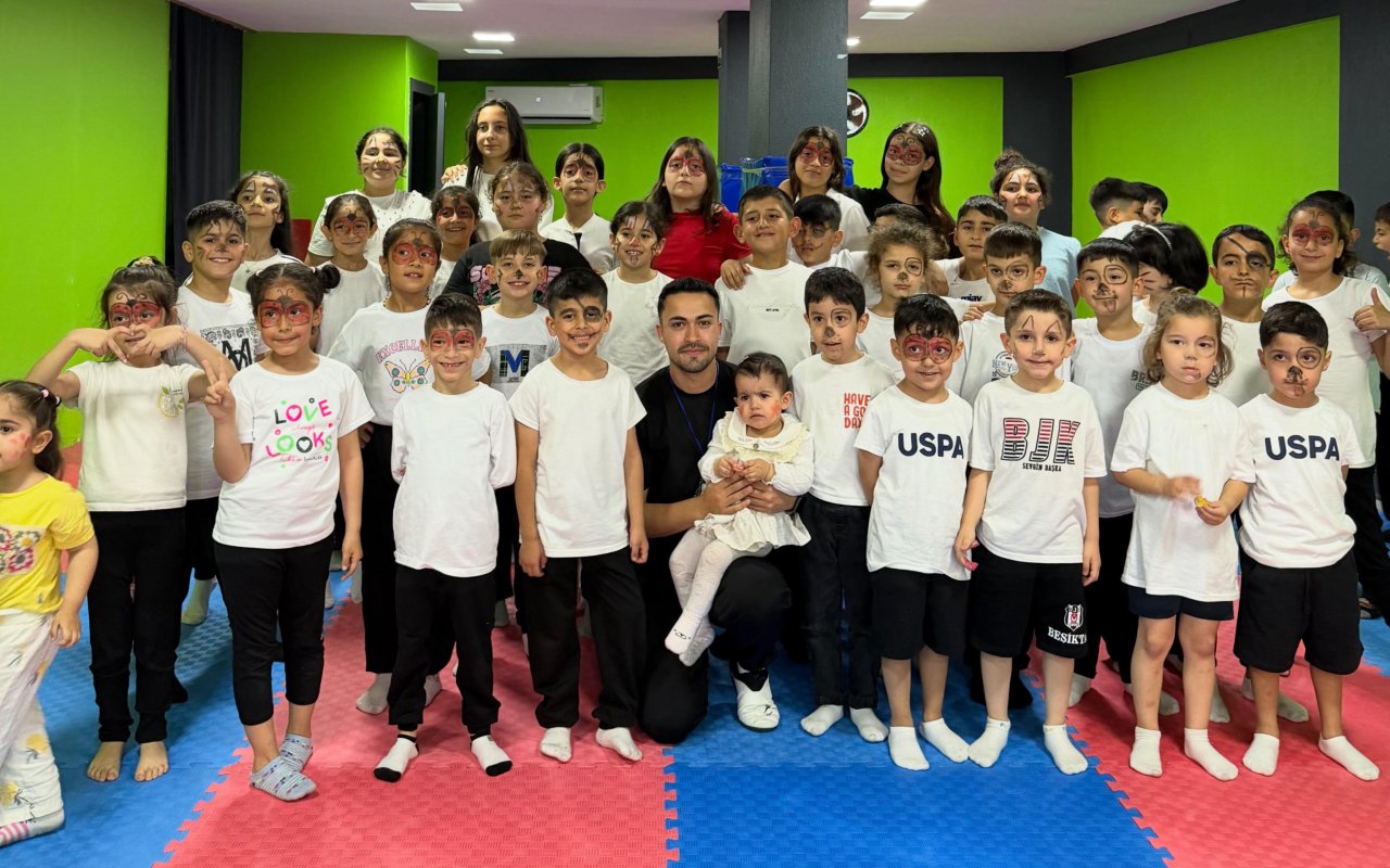 Turgutlu'da Bayram Şenliğinde Çocukların Neşesi Ön Plandaydı