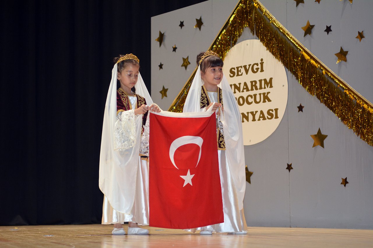 Sevgi Pınarım'da yıl sonu ve mezuniyet coşkusu