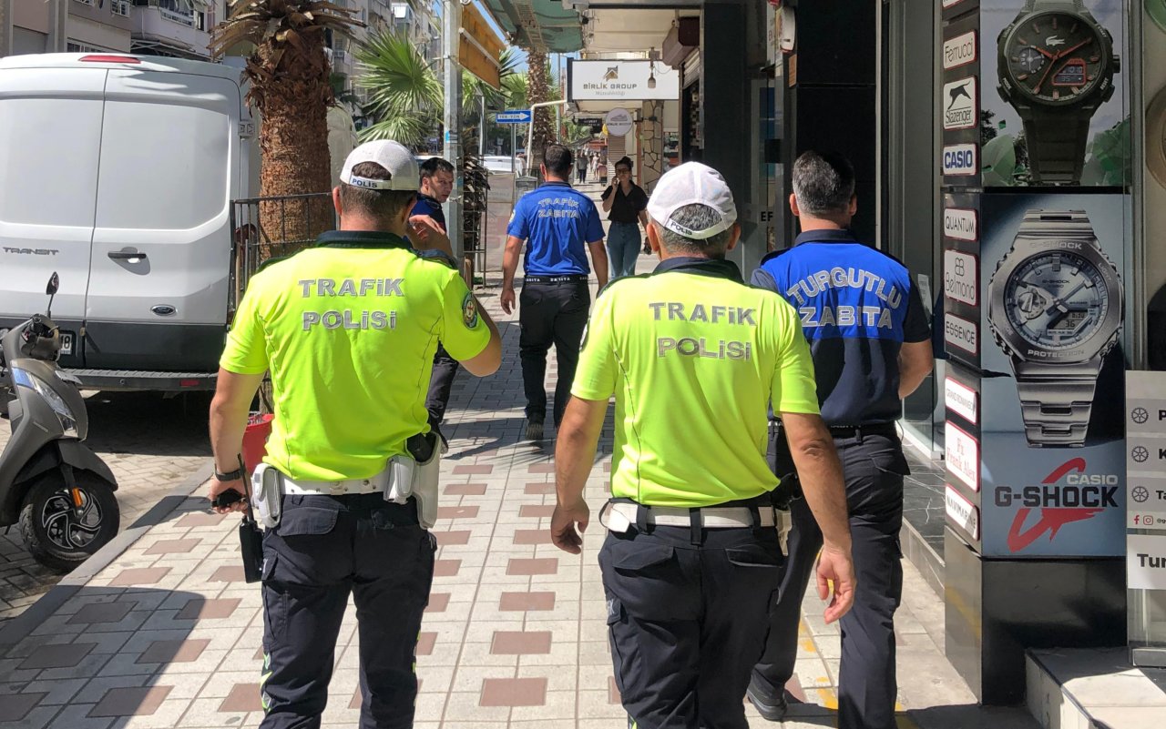 Turgutlu’da kaldırım işgaline karşı ortak denetim