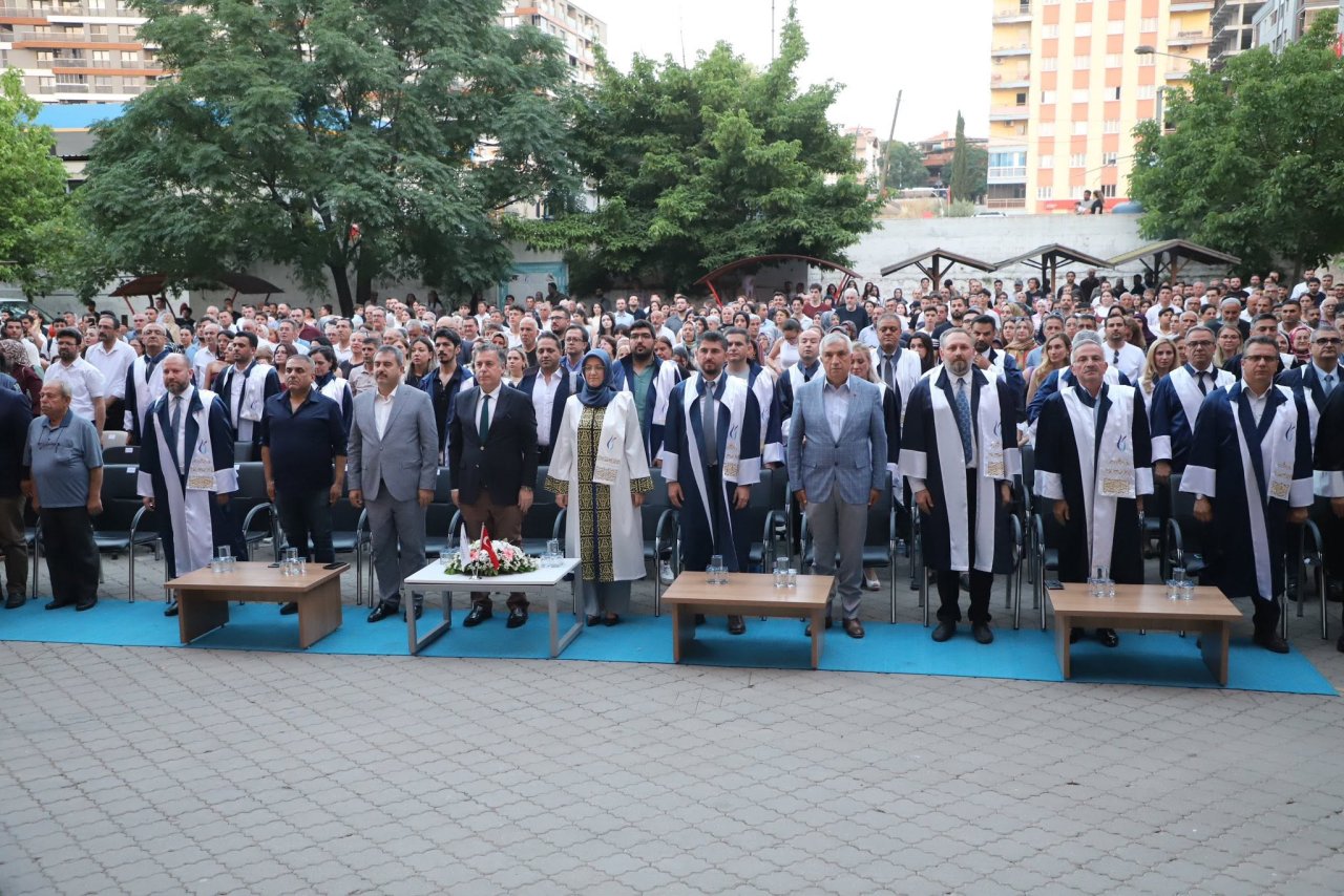 Hasan Ferdi Turgutlu Teknoloji Fakültesi 2026 yılı mezunlarını uğurladı