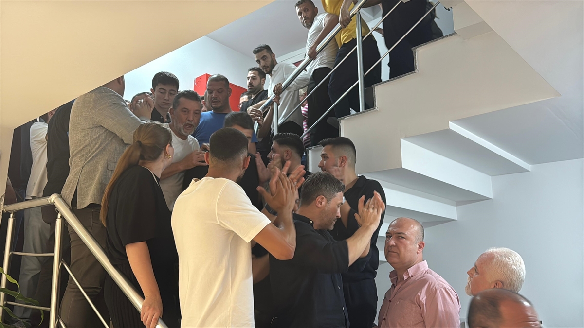 CHP İzmir İl Başkanlığına atandı, görevine böyle başladı