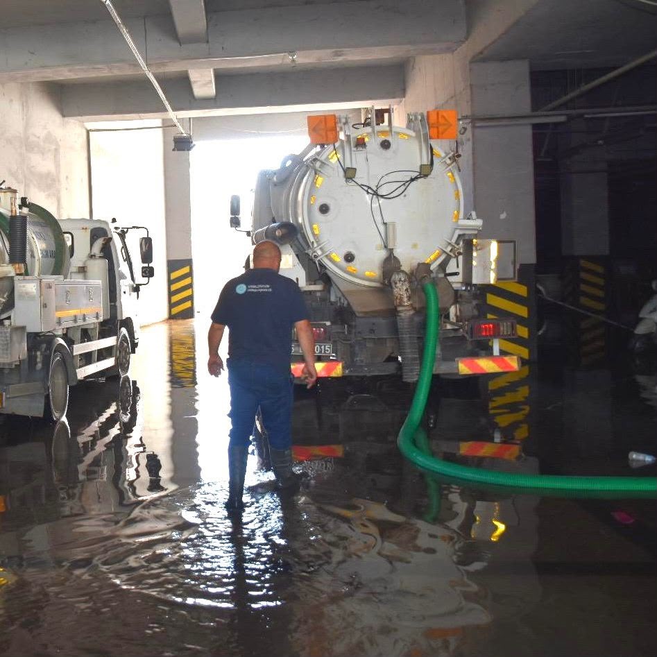 Büyükşehir Sel Vuran İlçede Gece Gündüz Çalışıyor