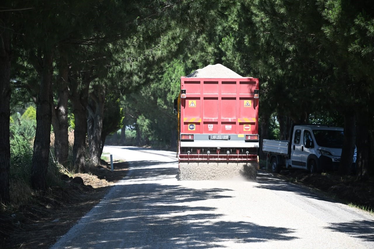 Manisa'da yollar yenileniyor