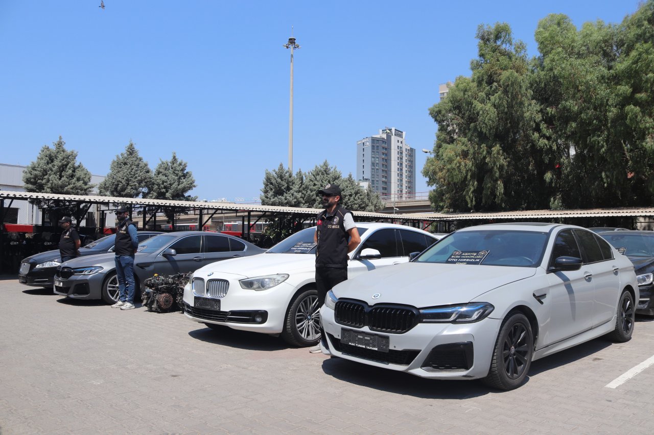 İzmir merkezli 6 ilde lüks araç operasyonu: 30 milyon liralık vurgun