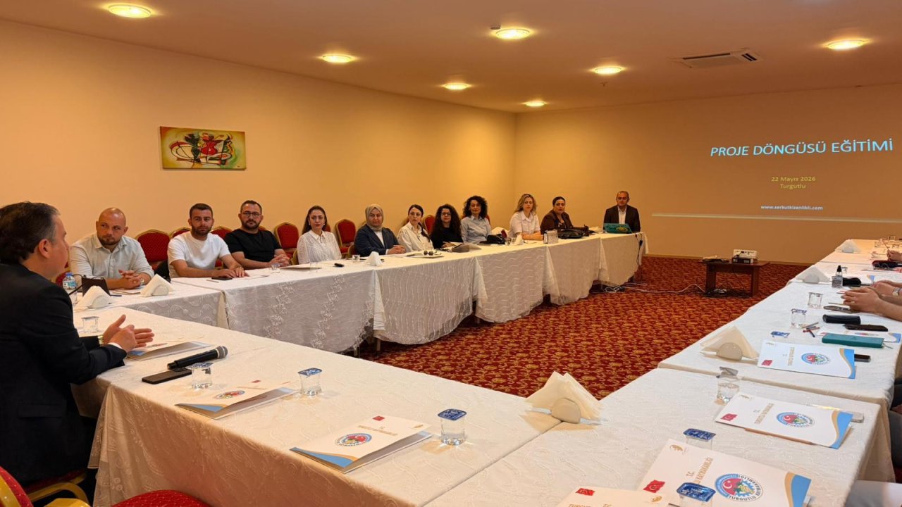 Turgutlu’da “Projeci Düşünme Eğitimi”ni Tamamlayanlara Sertifikaları Verildi