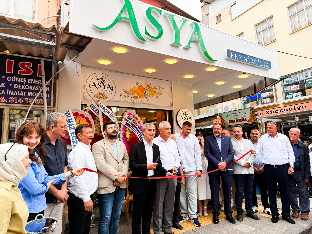 Turgutlu’da Asya Peynircilik Hizmete Açıldı