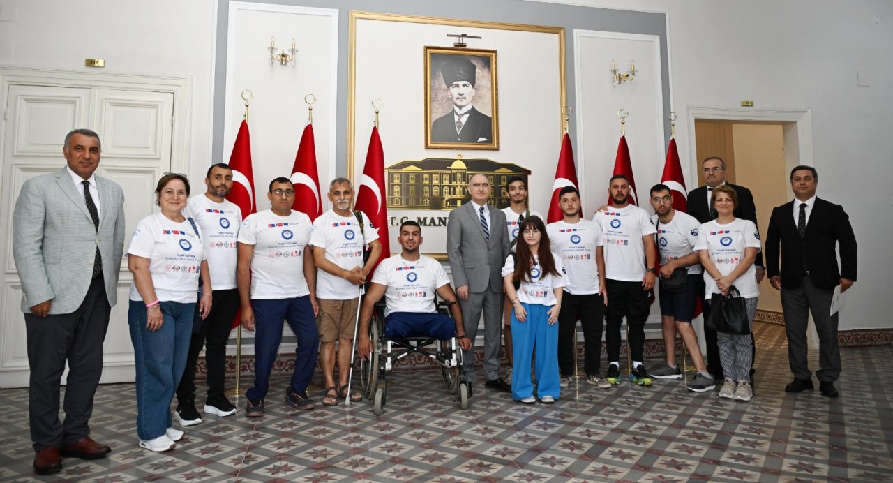 Manisalı Engelli Yüzücüler ADES Projesi ile Zoru Başardı