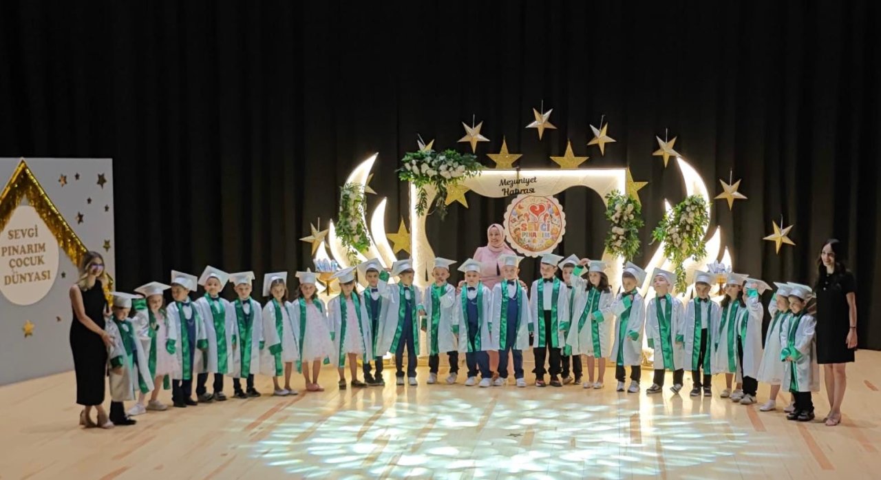 Sevgi Pınarım'da yıl sonu ve mezuniyet coşkusu