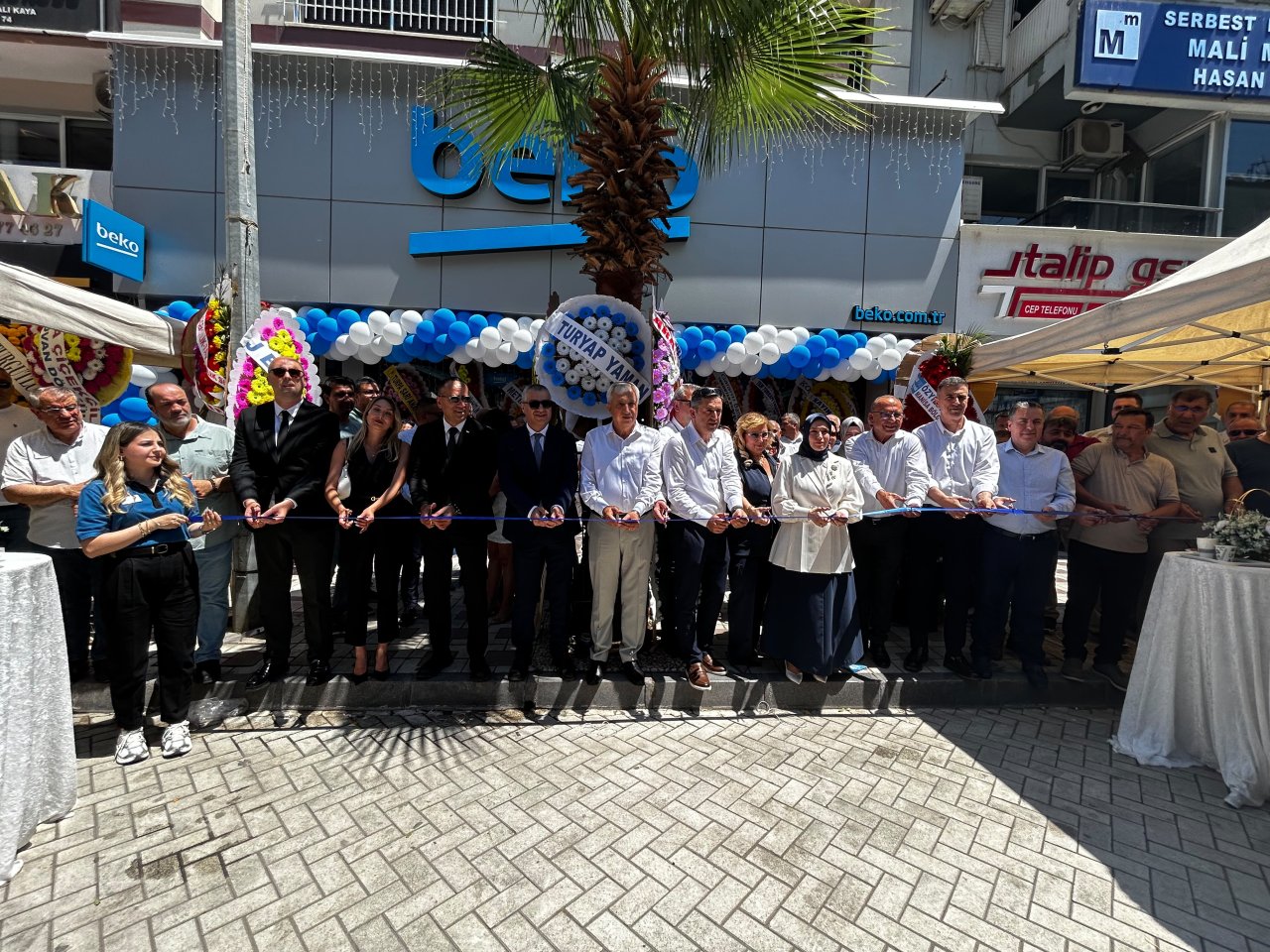 Barmanlar Beko Turgutlu Bayii Açılışı Gerçekleşti