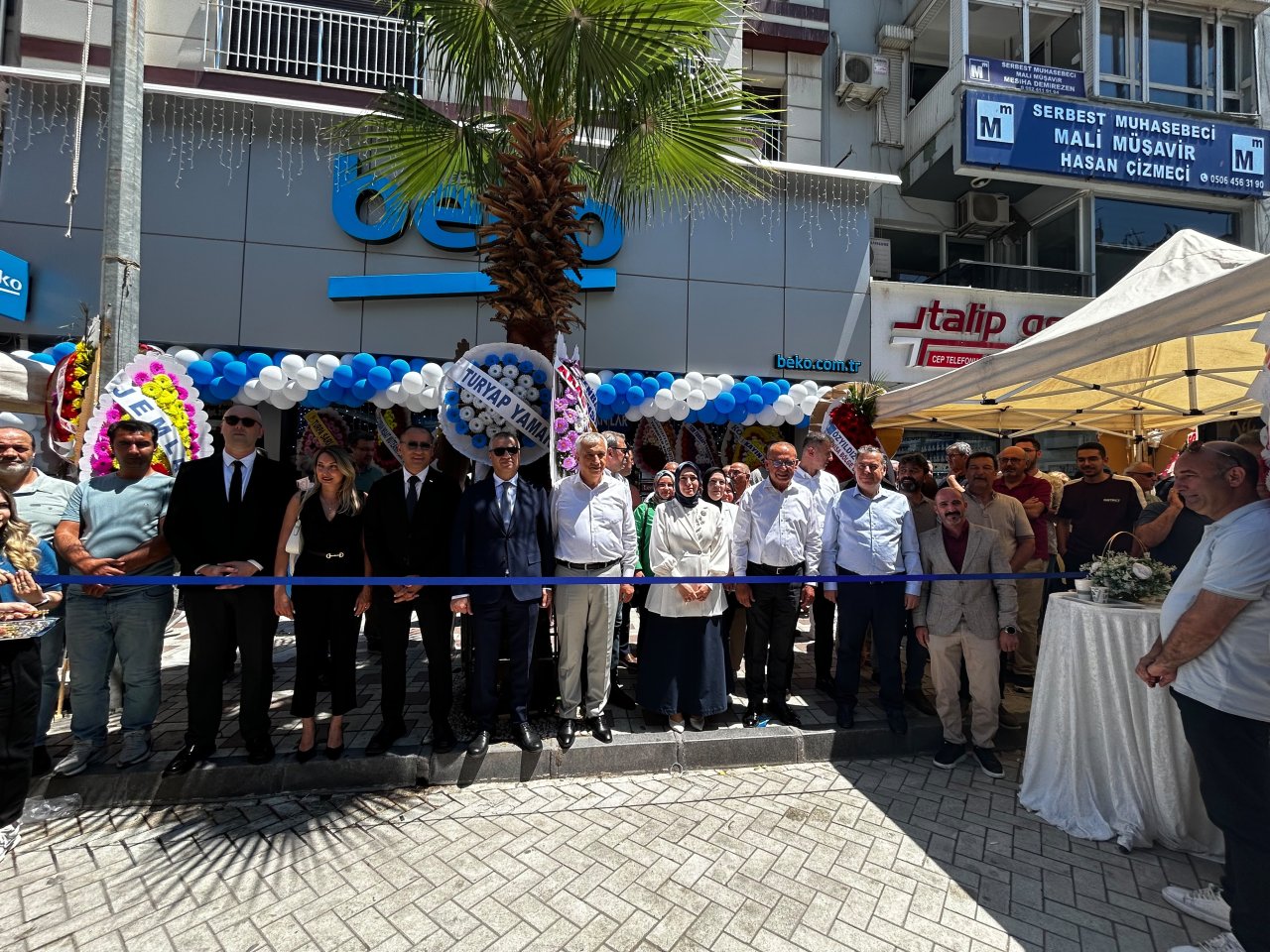 Barmanlar Beko Turgutlu Bayii Açılışı Gerçekleşti