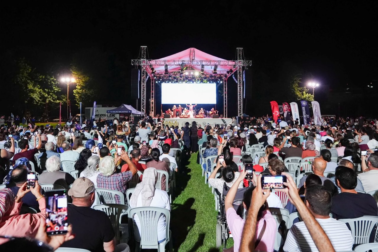 27. Adala Hermos Festivali’nde Onur Akın Rüzgârı Esti