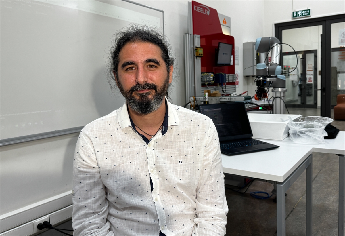 Mühendis adayları geri dönüşüm için yapay zeka destekli robot geliştirdi
