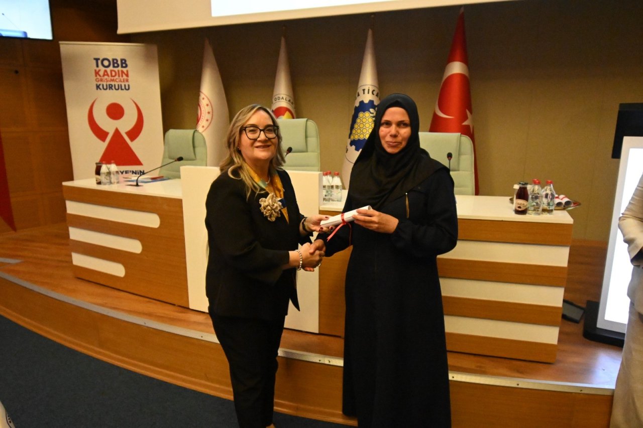 Manisa'da Kadın Kaynakçılar Sertifikalarını Aldı