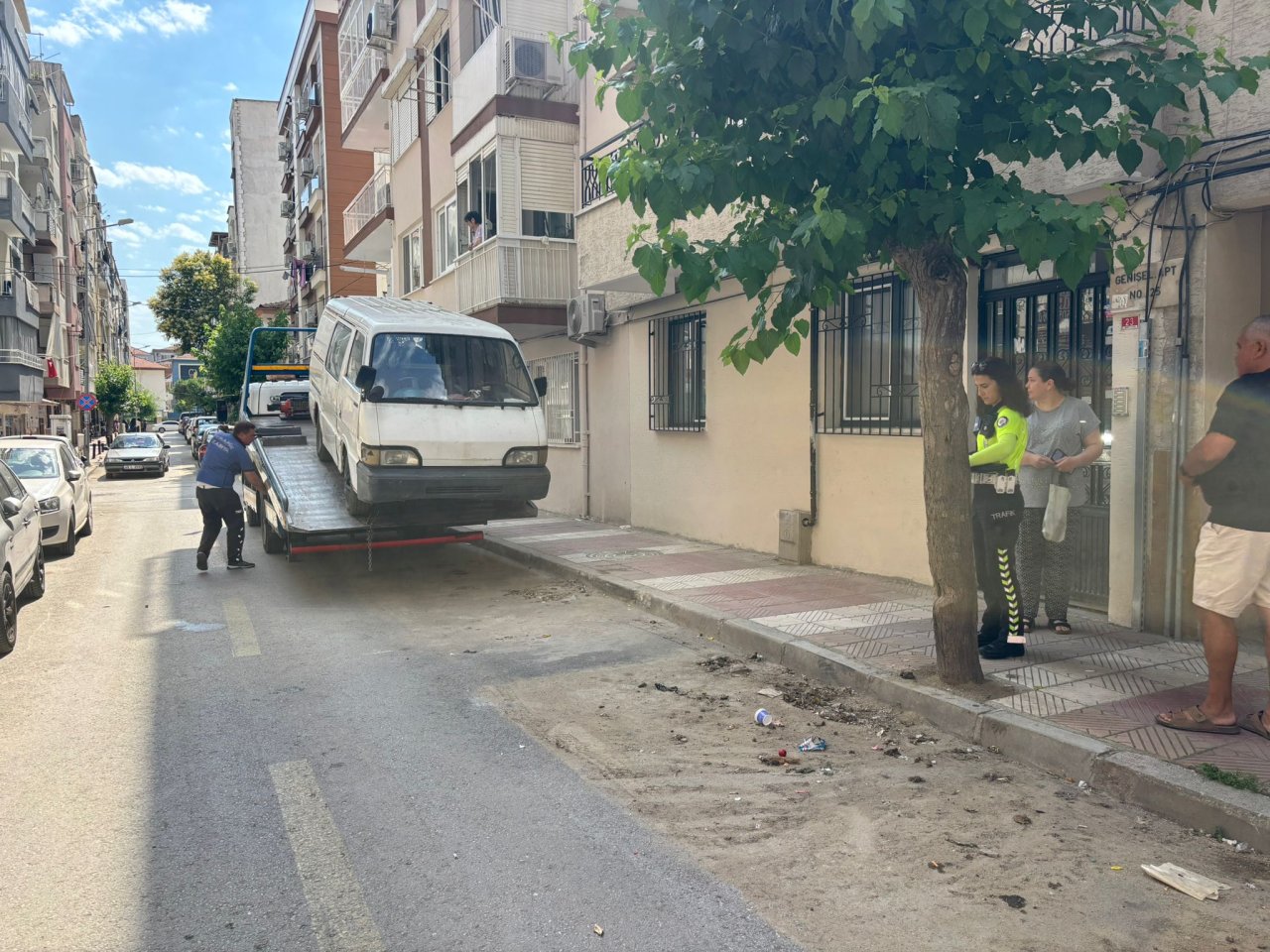 Görüntü Kirliliği ve Risk Oluşturan Hurda Araçlar Kaldırılıyor