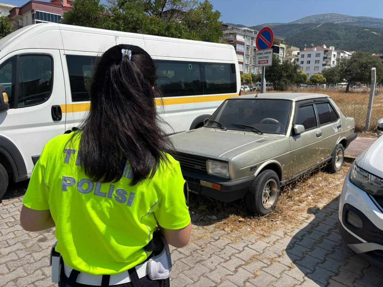 Görüntü Kirliliği ve Risk Oluşturan Hurda Araçlar Kaldırılıyor