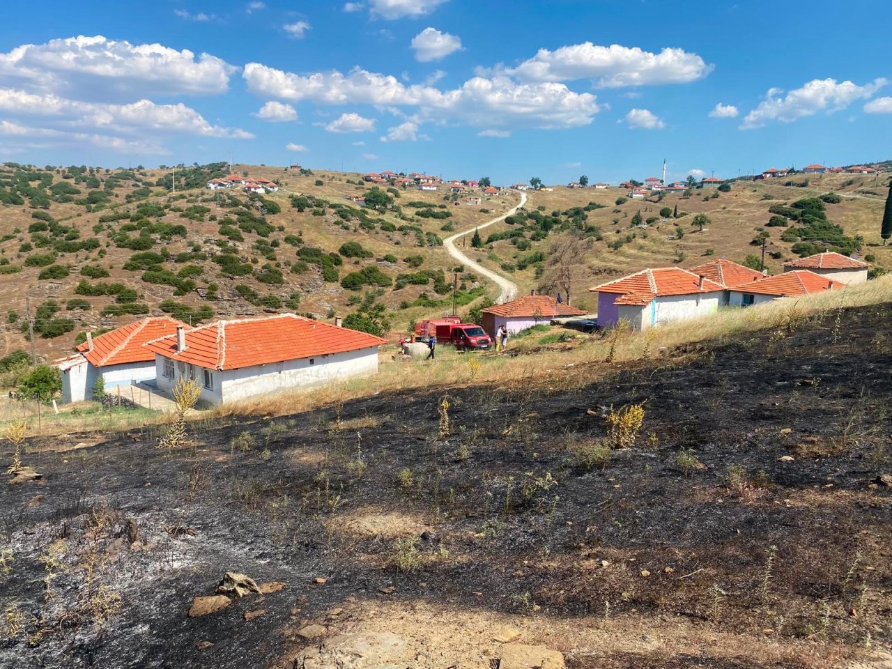 Sıcaklık Artıyor, Nem Düşüyor: Manisa’da Bir Günde 50 Yangın