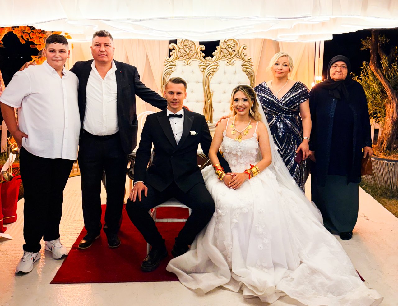 Ortakavak ve Yartaşı Aileleri'nin mutlu günü