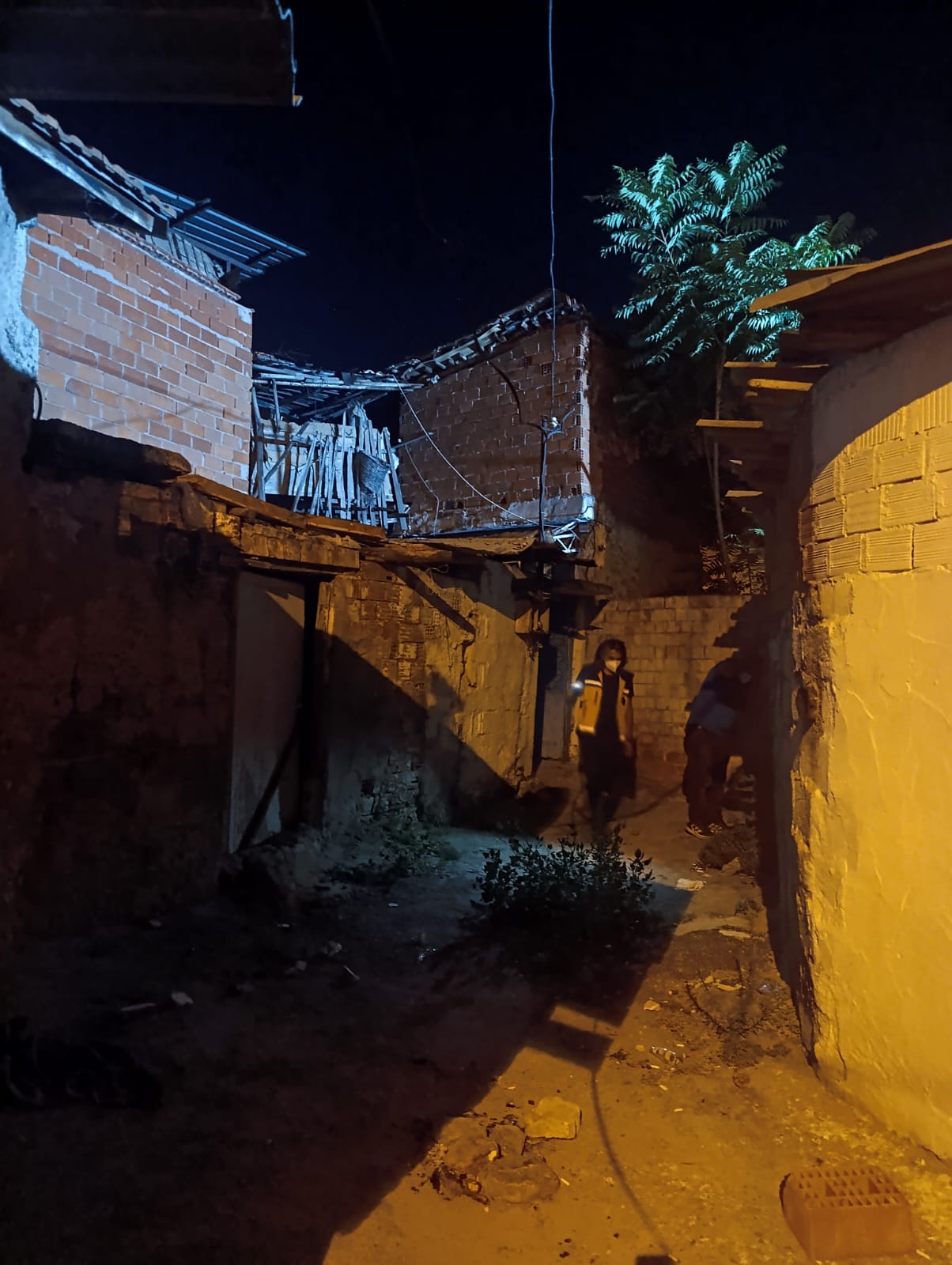 Turgutlu'da mahalleyi ağır koku sardı! Bakın nedeni ne çıktı!