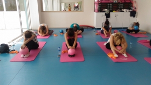 Kadınlar zumba ve pilatesle sağlıklı yaşıyor