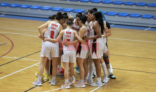 Kadın Basketbol Takımı Fenerbahçe Gelişim'i Evinde Yendi