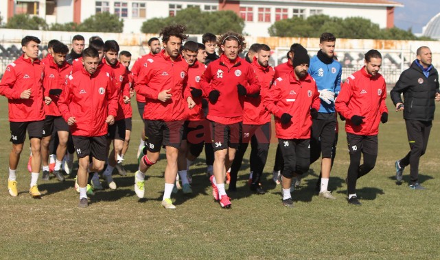 Turgutluspor Çorum'da 3 puanı kovalayacak  