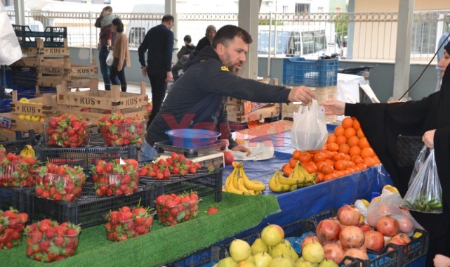 Semt Pazarında sebze ve meyve fiyatları cep yakıyor