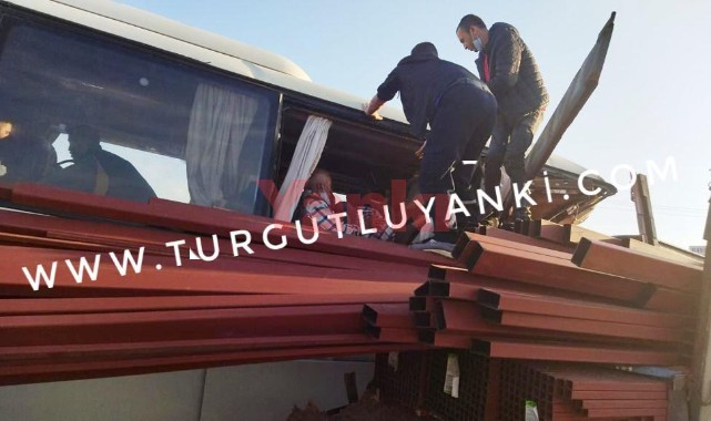 Turgutlu Manisa Yolunda kaza: Çok sayıda yaralı var!