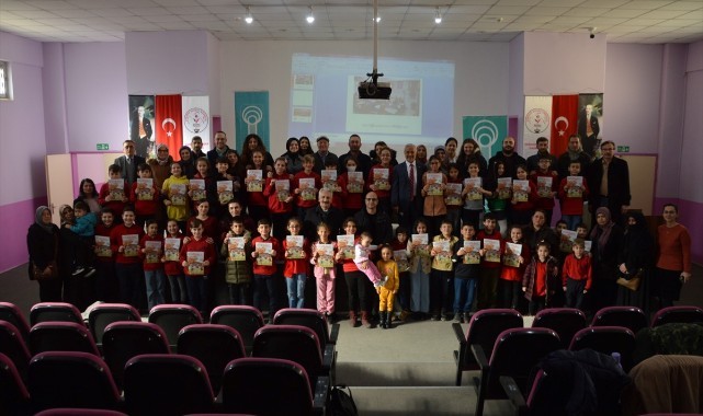 Manisa'da ilkokul öğrencilerine edebiyat semineri