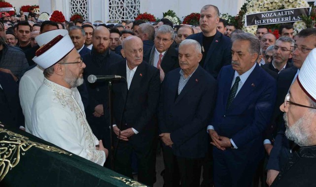 Binali Yıldırım'ın annesi Fahriye Yıldırım son yolculuğuna uğurlandı