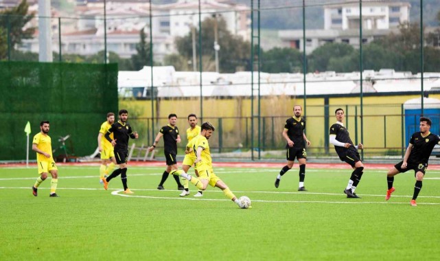 Aliağaspor FK 3. Lig'in kapısını araladı