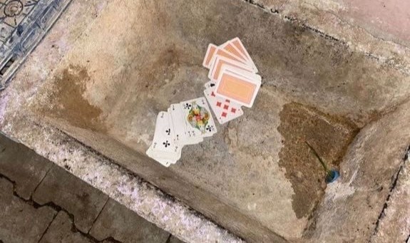 Bağ evini kumarhaneye çevirmişler