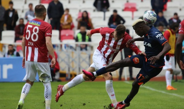 DG Sivasspor: 1- Medipol Başakşehir: 1