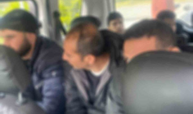 Kaçak göçmen sevki yaptığı tespit edilen 2 şahıs yakalandı