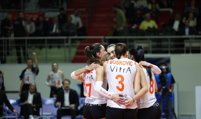 Eczacıbaşı Dynavit, THY'yi 3-2 mağlup etti